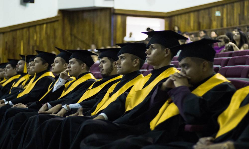 Egresa tercera generación de Licenciatura en Cultura Física y Deportes