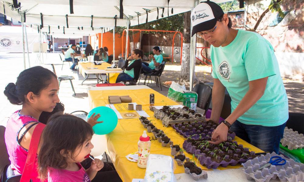 Brigadas Universitarias CUCosta atienden a cerca de tres mil personas