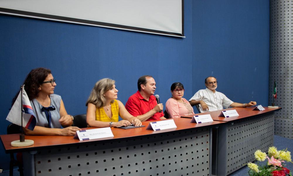 Entregan acreditación de calidad a licenciatura en diseño gráfico del CUCosta