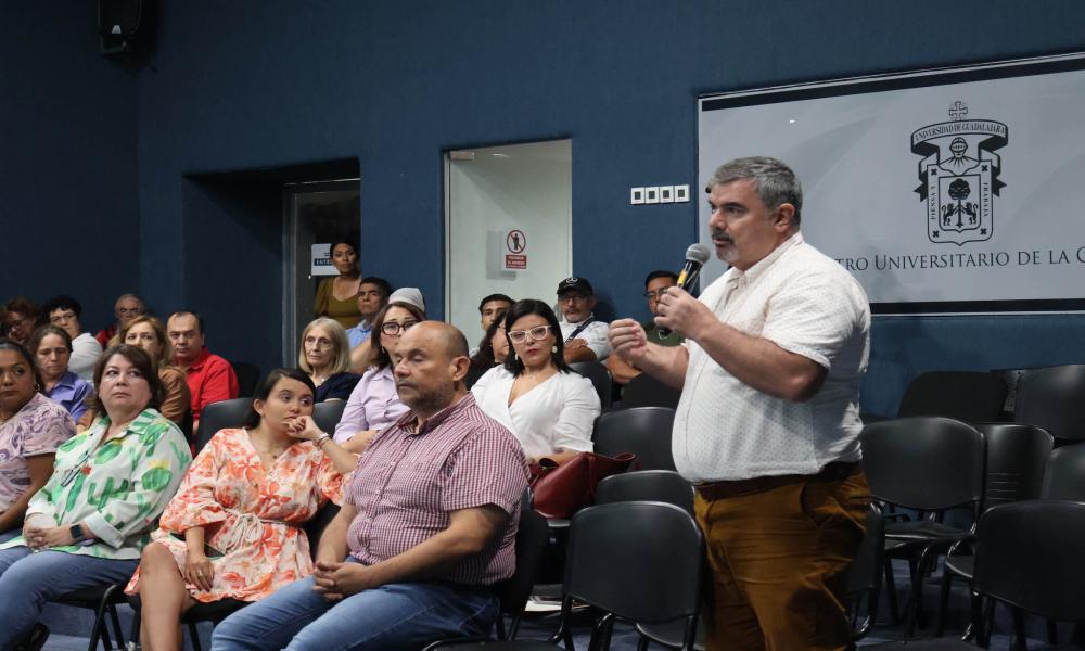 Toman protesta nuevos consejeros del Centro Universitario de la Costa