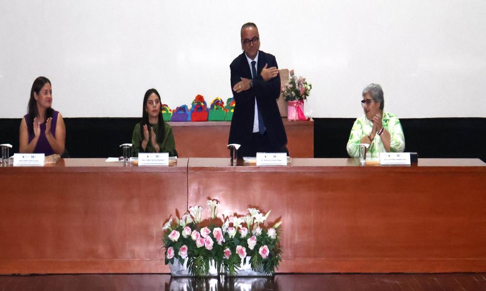 Egresaron 57 estudiantes de la carrera en Administración de la LIII Generación “Mtra. Julieta Vianney Madrigal Casian”