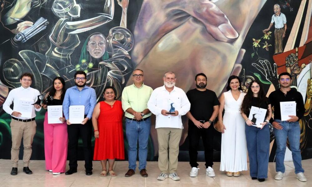 Estudiantes de Abogado ponen en alto el nombre de CUCosta ante JALISCOMUN2024