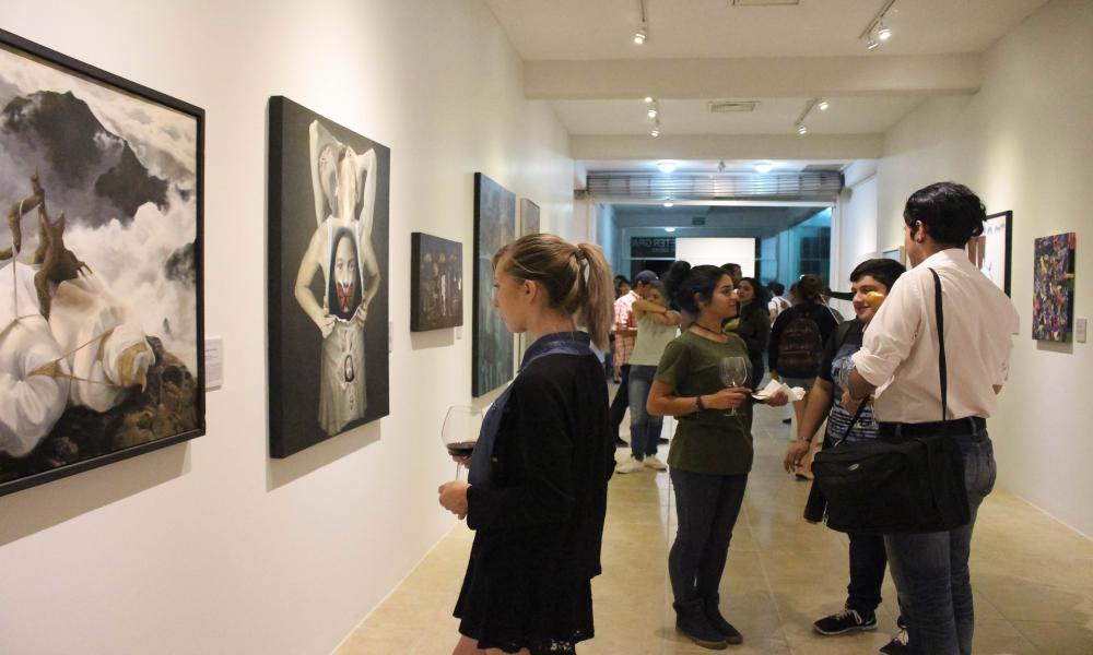 Exhibe Museo Peter Gray obras selectas de bienal J. A. Monroy