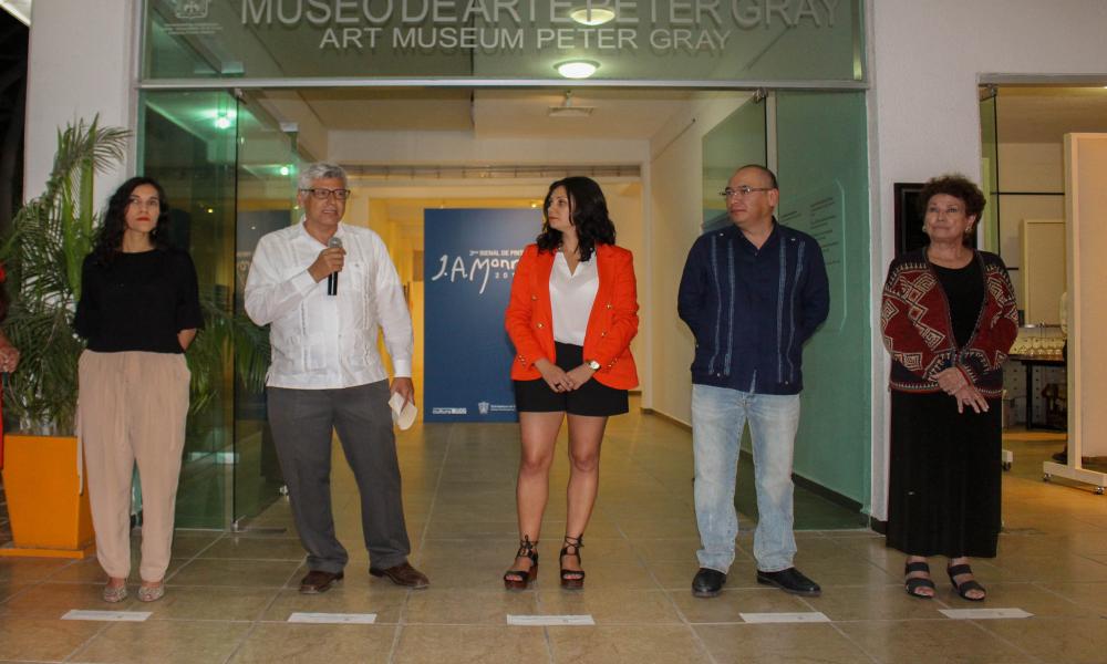 Exhibe Museo Peter Gray obras selectas de bienal J. A. Monroy