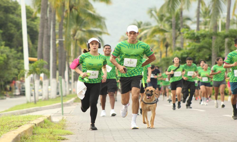 Exitosa 8va edición de la Carrera Leones Negros Grupo Diagnosti-k en Puerto Vallarta