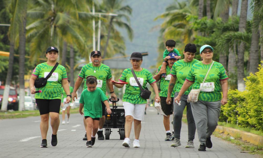 Exitosa 8va edición de la Carrera Leones Negros Grupo Diagnosti-k en Puerto Vallarta