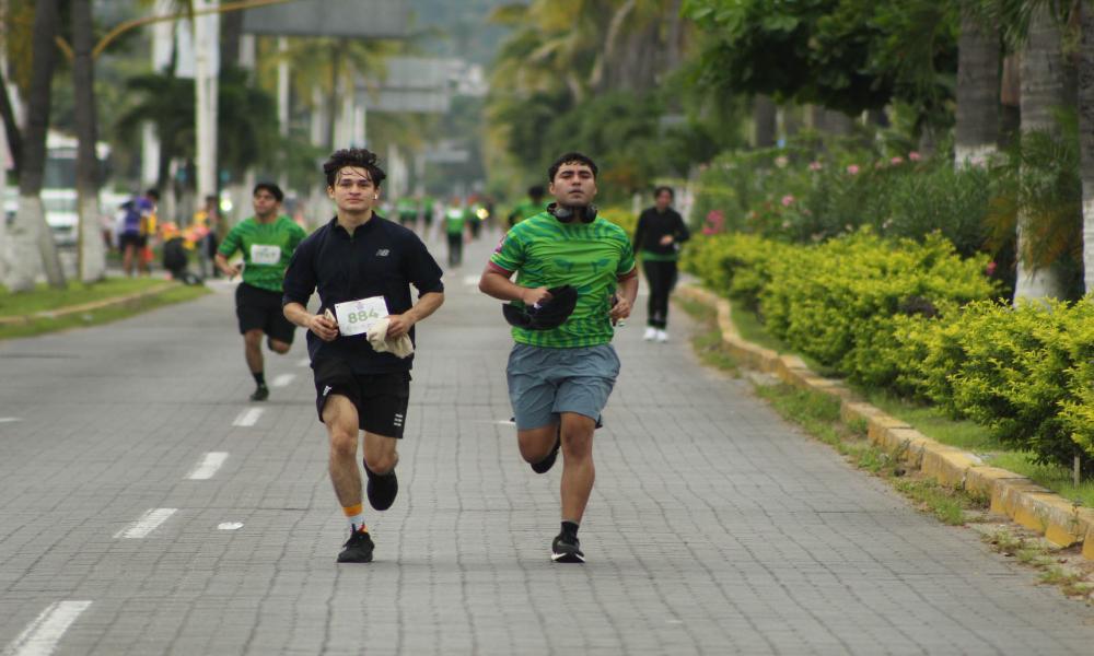 Exitosa 8va edición de la Carrera Leones Negros Grupo Diagnosti-k en Puerto Vallarta