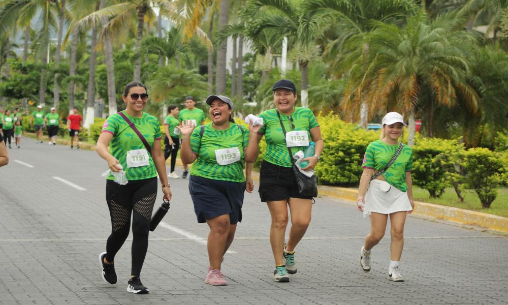 Exitosa 8va edición de la Carrera Leones Negros Grupo Diagnosti-k en Puerto Vallarta