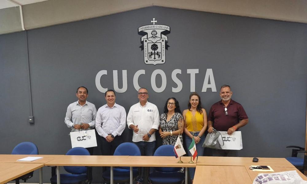 Se realiza la visita de evaluación a la carrera en Lic. en Cultura Fïsica y Deportes por COMACAF