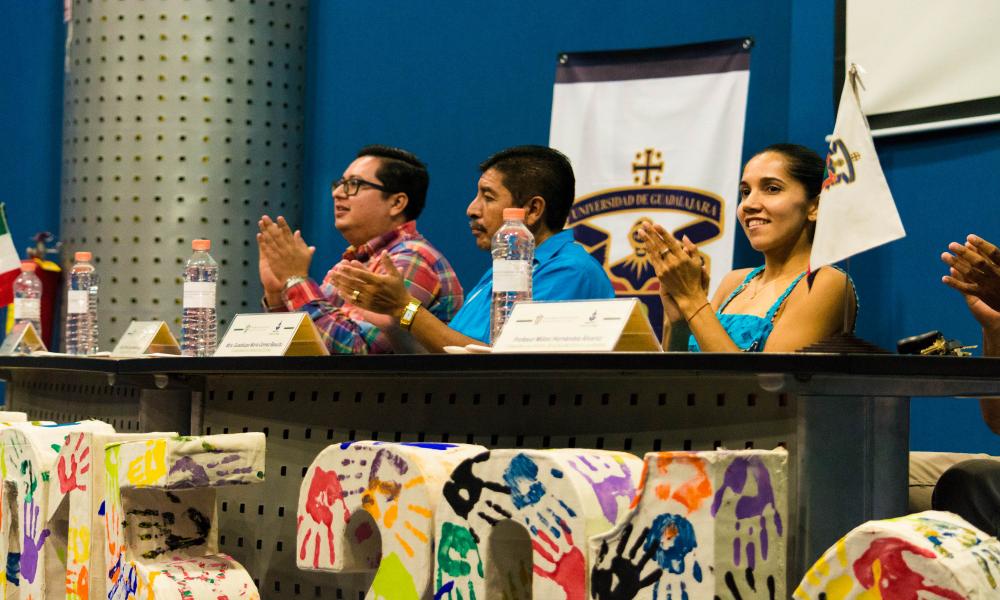 Universitarios apoyan educación de niños en situación vulnerable