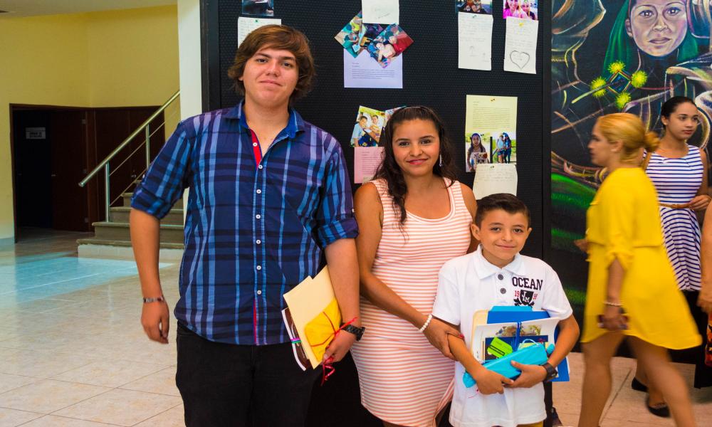 Universitarios apoyan educación de niños en situación vulnerable