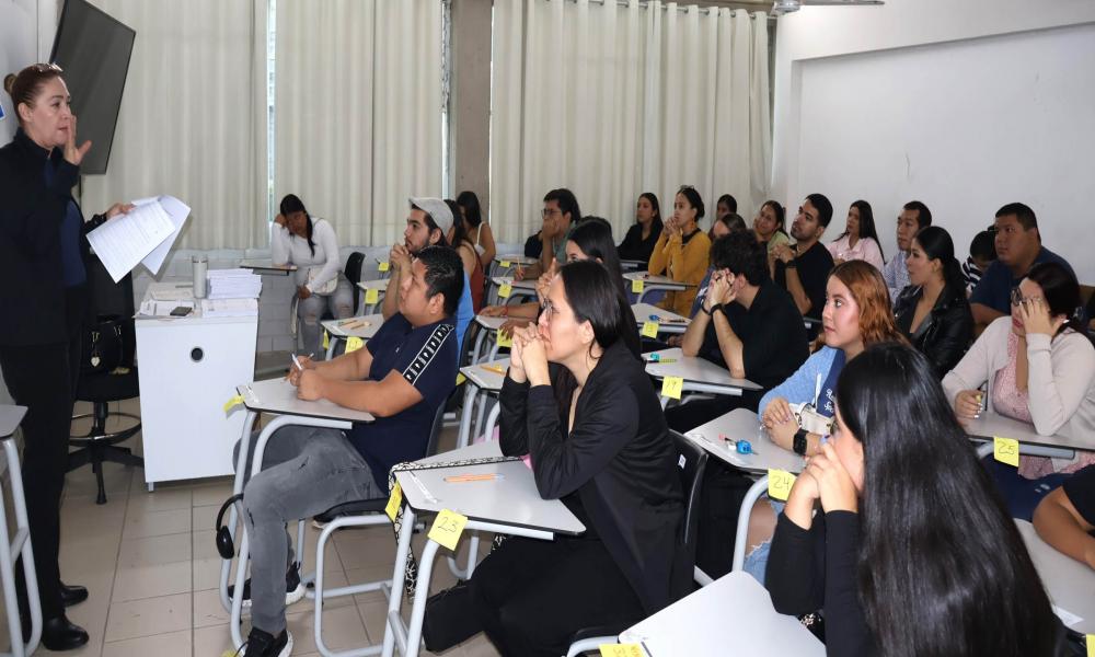 Los resultados del examen EGEL PLUS de CENEVAL INSTITUCIONAL, se darán a conocer el próximo 20 de diciembre del presente año. Los interesados consultar los resultados en la siguiente página: @CUC.EGEL.CENEVAL o en el número de teléfono 322 226 23 16, en Idioma Español Profesores y profesoras responsables del Centro Nacional de Evaluación para la Educación Superior (CENEVAL), aplicaron el examen EGEL PLUS de CENEVAL INSTITUCIONAL, el pasado sábado 23 de noviembre del presente año, en las instalaciones del Ce