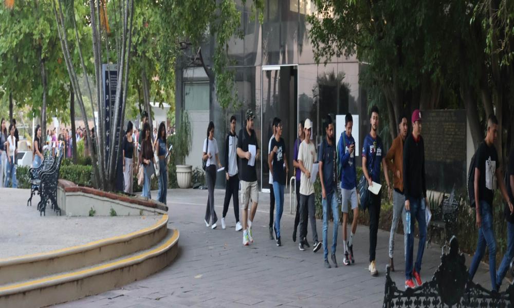 Los resultados del examen EGEL PLUS de CENEVAL INSTITUCIONAL, se darán a conocer el próximo 20 de diciembre del presente año. Los interesados consultar los resultados en la siguiente página: @CUC.EGEL.CENEVAL o en el número de teléfono 322 226 23 16, en Idioma Español Profesores y profesoras responsables del Centro Nacional de Evaluación para la Educación Superior (CENEVAL), aplicaron el examen EGEL PLUS de CENEVAL INSTITUCIONAL, el pasado sábado 23 de noviembre del presente año, en las instalaciones del Ce