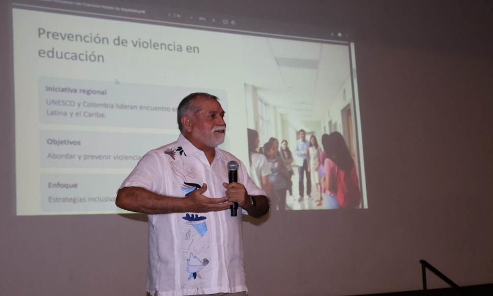El Dr. Jorge Téllez López impartió la conferencia “Inclusión” en el 1er. Encuentro de Formación Educativa