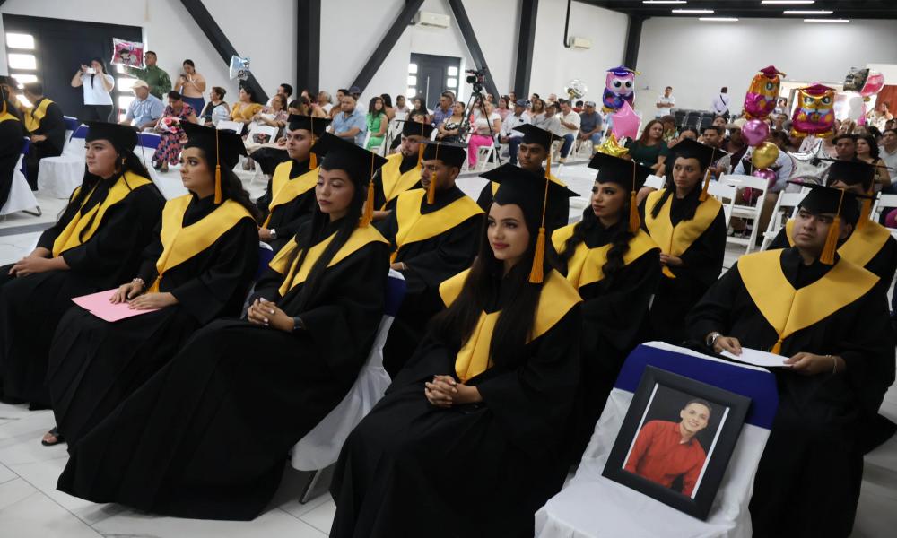 Celebran triple acto académico en la sede de Tomatlán CUCosta