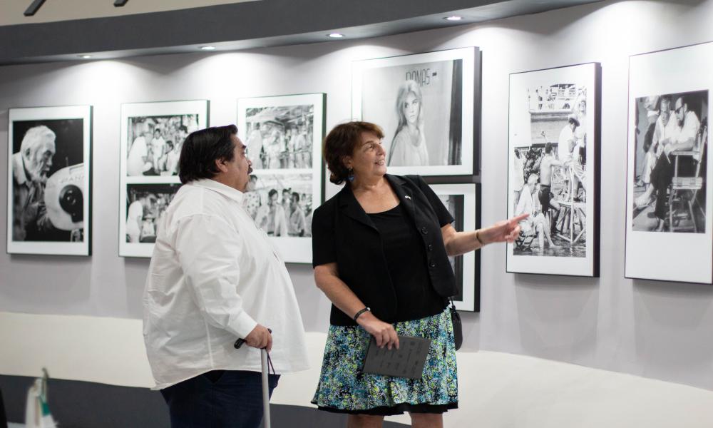 Uniendo Lazos Diplomáticos