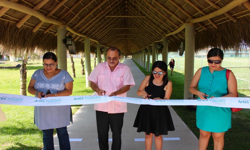 Inauguran exposición fotográfica Delirios subjetivos