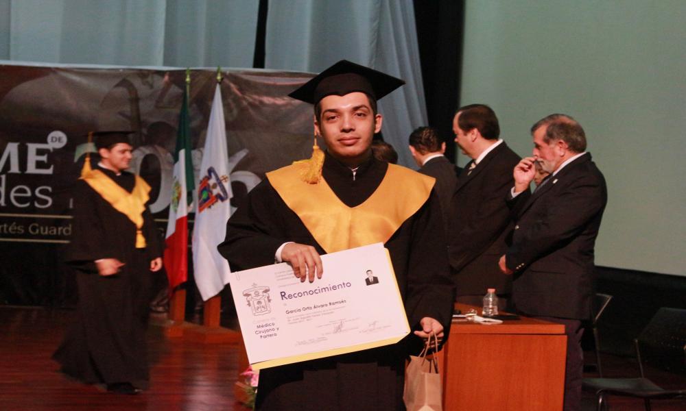 Compromiso y entrega, valores de egresados de Medicina del CUCosta