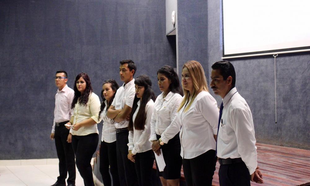 Presentan universitarios avances en proyectos de investigación