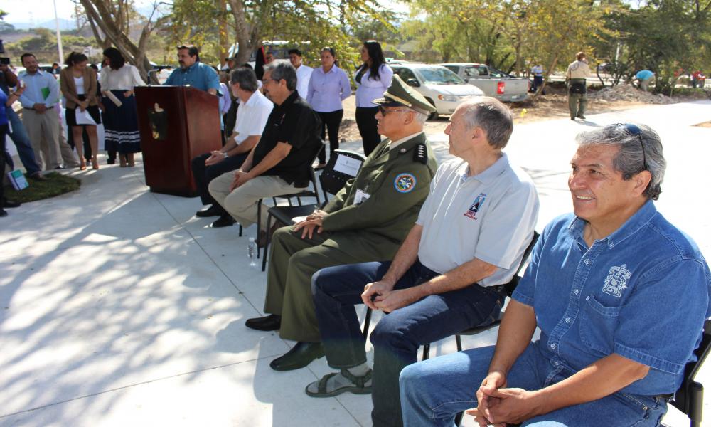 Inauguración de las nuevas instalaciones del Centro de Sismología y Volcanología de Occidente del Centro Universitario de la Costa Presentación de la Red Sísmica del proyecto CeMIEGeo-Jalisco