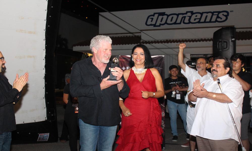 Rinde #FICPV16 homenaje al actor Ron Perlman