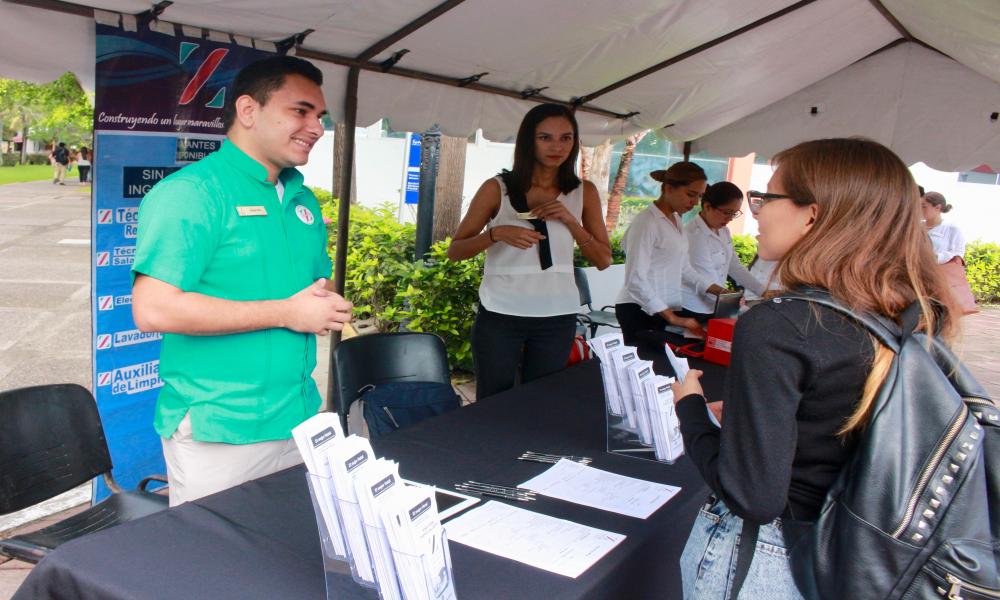 CUCosta fortalece vínculos con sector productivo local