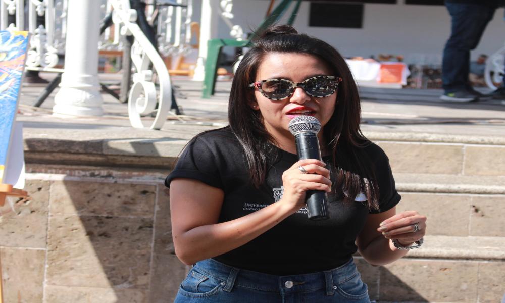 Benefician estudiantes del CUCosta al albergue municipal de animales