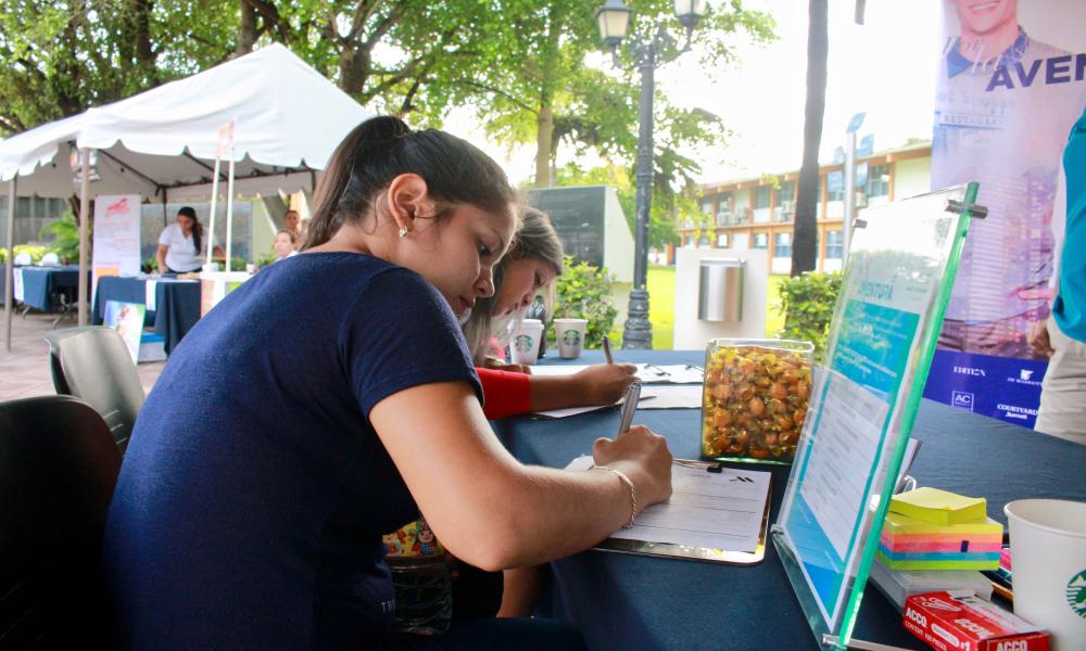 CUCosta fortalece vínculos con sector productivo local