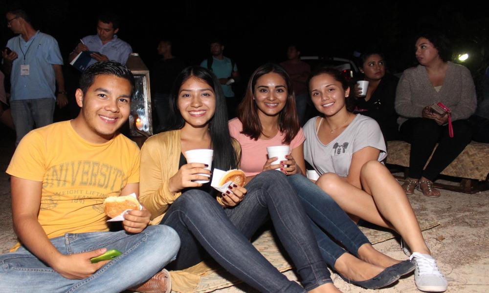 Con aroma a chocolate inicia Sección Gourmet del FICPV