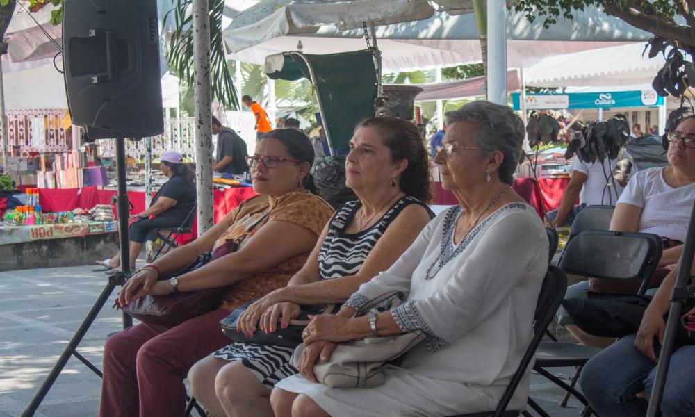 Presenta CUCosta novedades editoriales sobre literatura y gastronomía