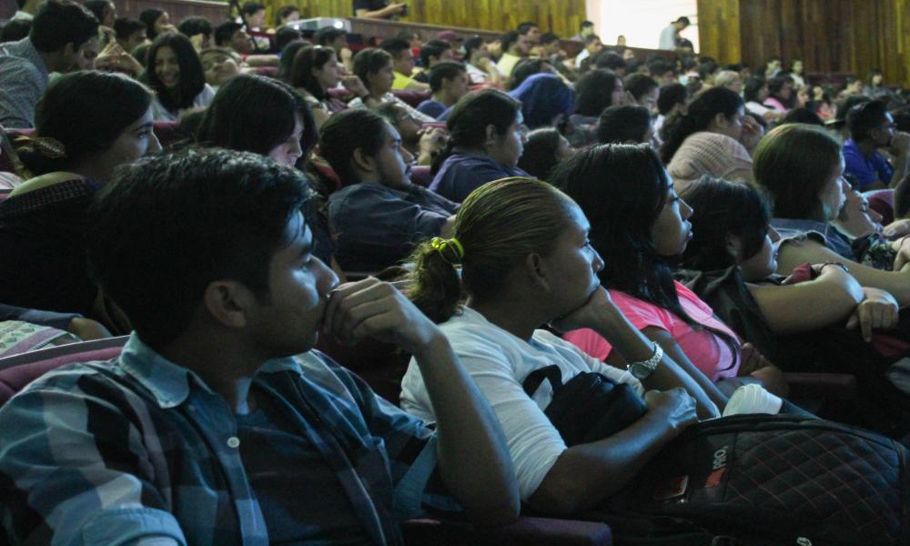 Autoridades del CUCosta dan bienvenida a nuevos estudiantes