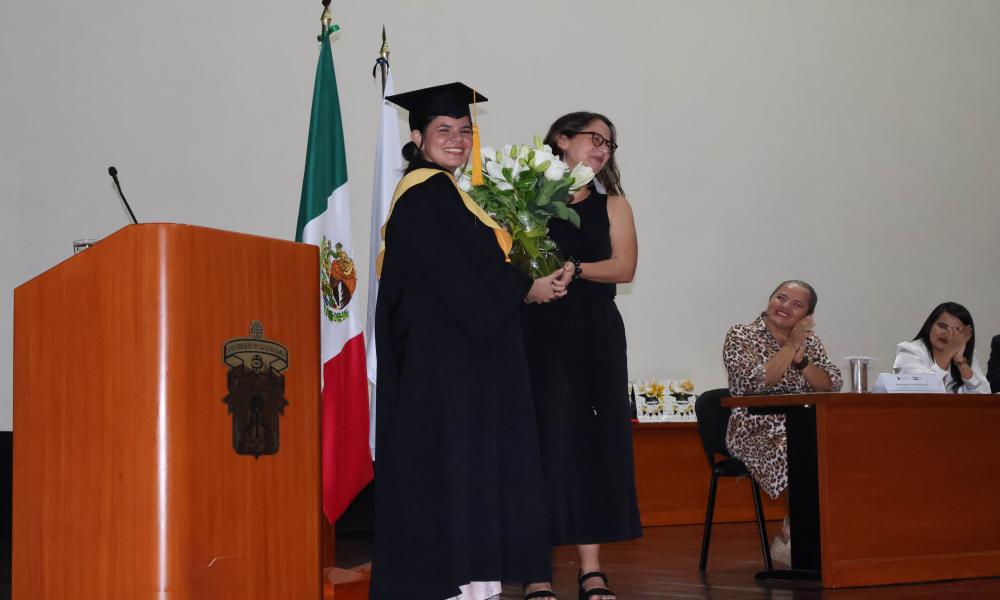 Emotivo acto académico con los egresados de las carreras de Diseño para la Comunicación Gráfica y Artes Visuales