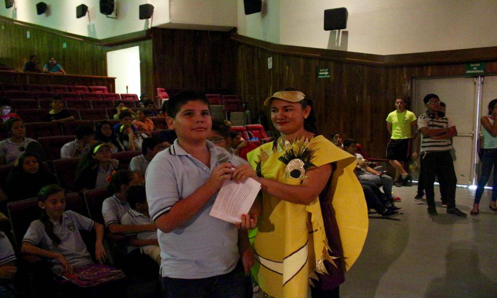 Expone investigadora los beneficios de tomar el sol con moderación