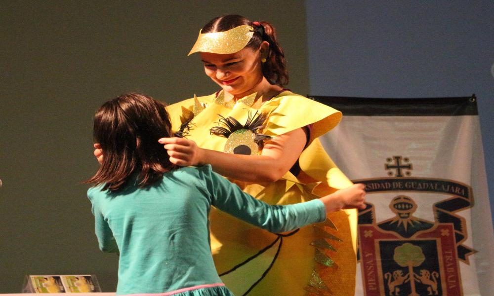 Expone investigadora los beneficios de tomar el sol con moderación