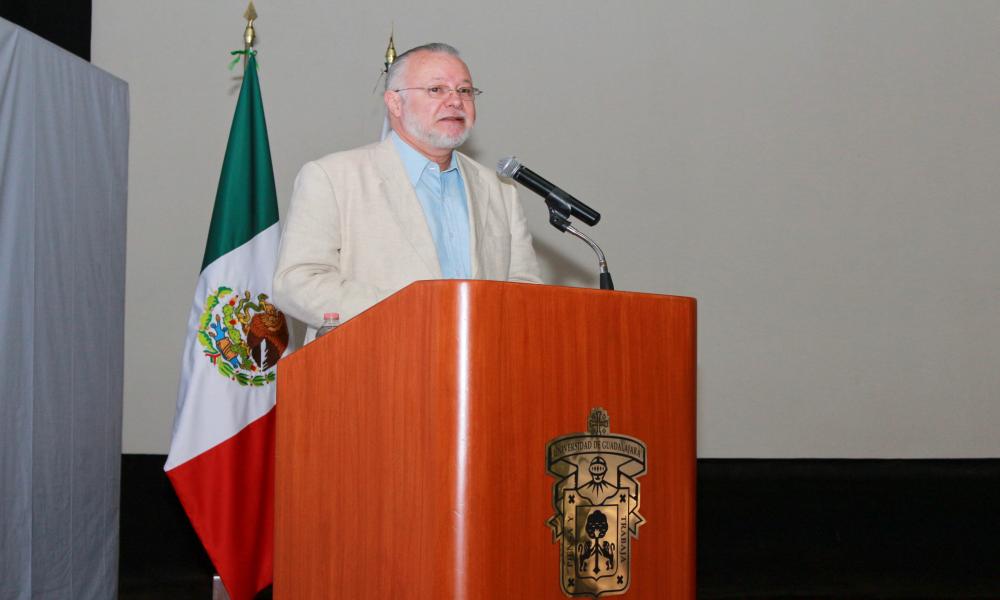 Comunidad CUCosta rinde homenaje póstumo a Dr. Armando Soltero