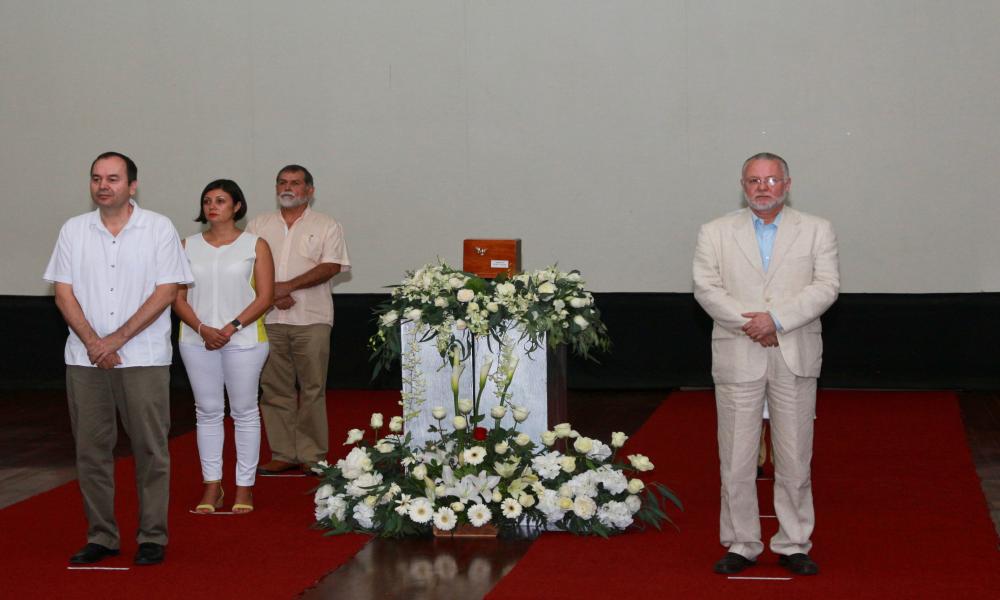 Comunidad CUCosta rinde homenaje póstumo a Dr. Armando Soltero
