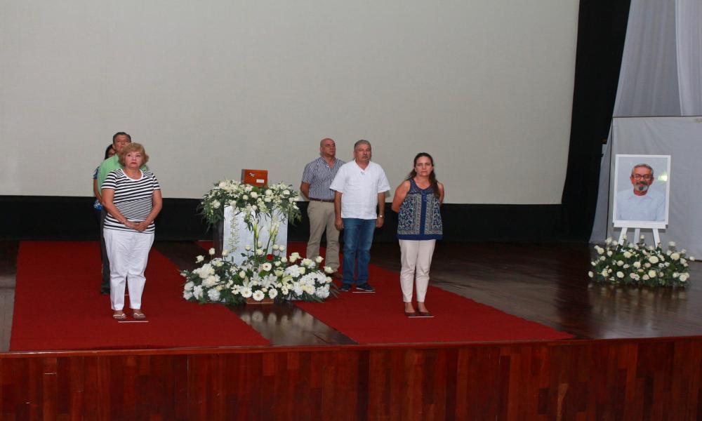 Comunidad CUCosta rinde homenaje póstumo a Dr. Armando Soltero