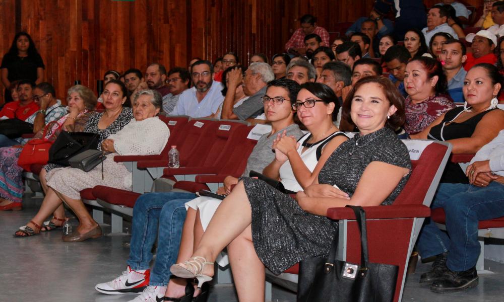 Comunidad CUCosta rinde homenaje póstumo a Dr. Armando Soltero