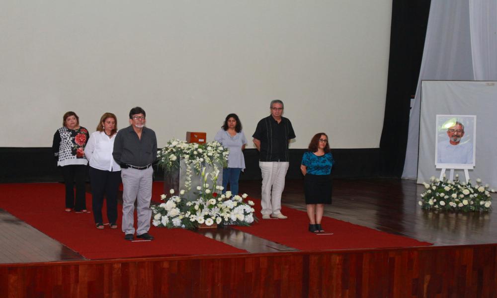 Comunidad CUCosta rinde homenaje póstumo a Dr. Armando Soltero
