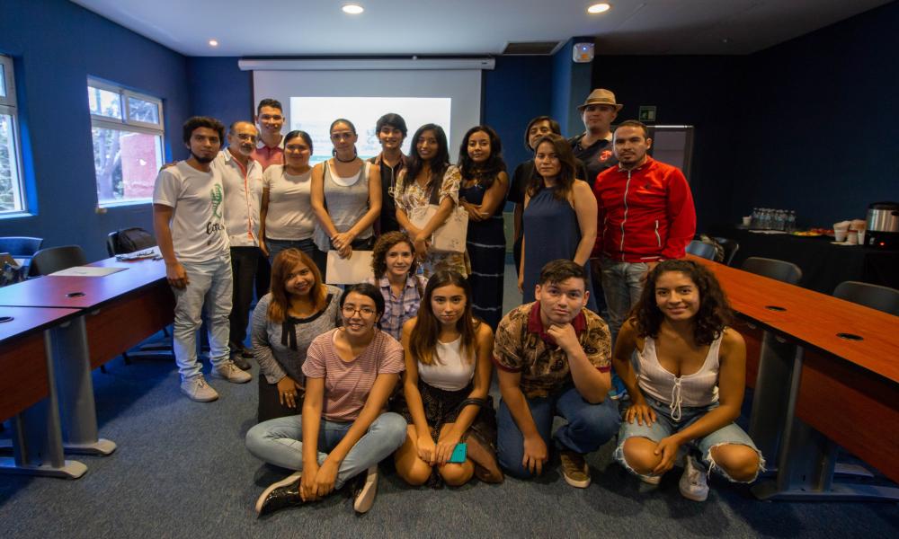 Fortalecen interés en la literatura con club de lectura “Literal”