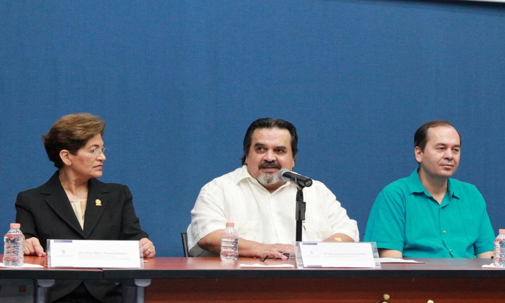 Licenciatura en Medicina obtiene acreditación nacional de calidad