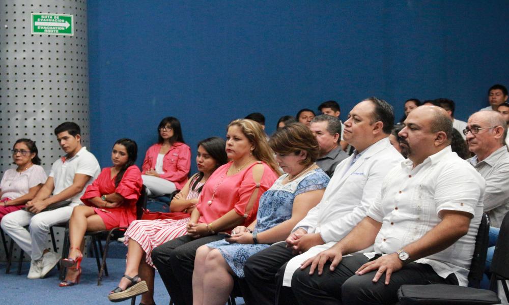 Licenciatura en Medicina obtiene acreditación nacional de calidad