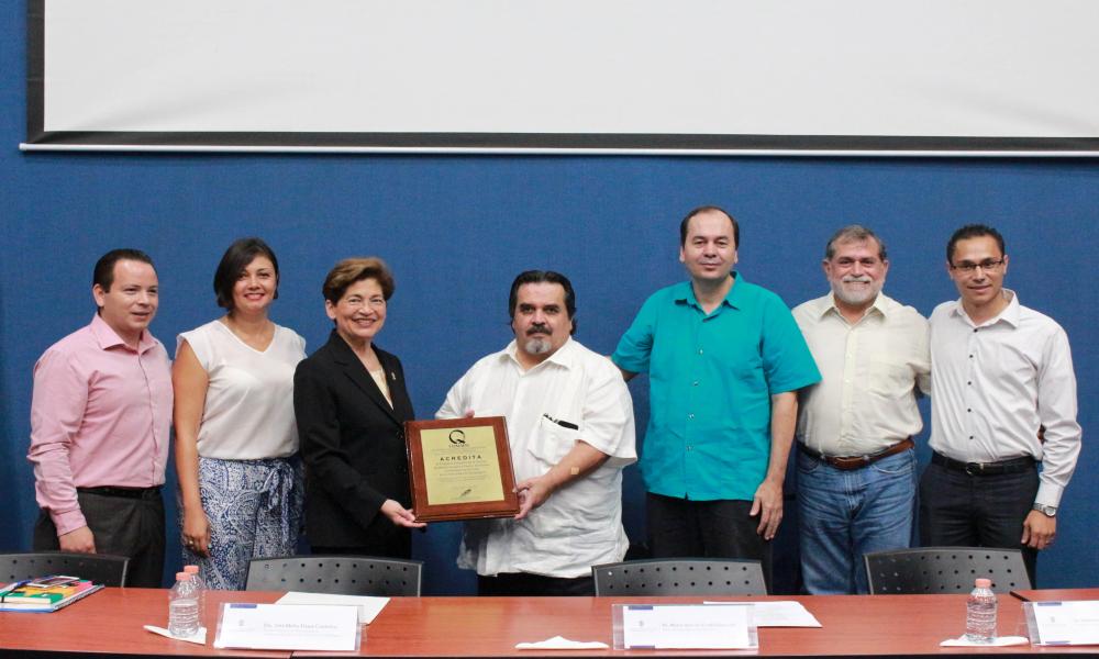 Licenciatura en Medicina obtiene acreditación nacional de calidad