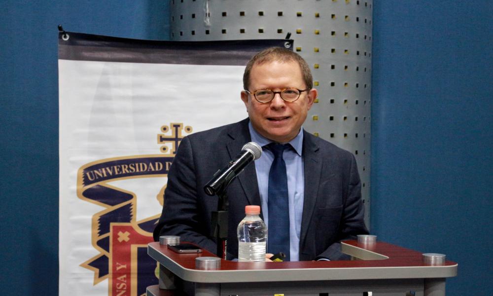 Colonialismo y racismo permean en literatura estadunidense de los siglos XVI al XIX