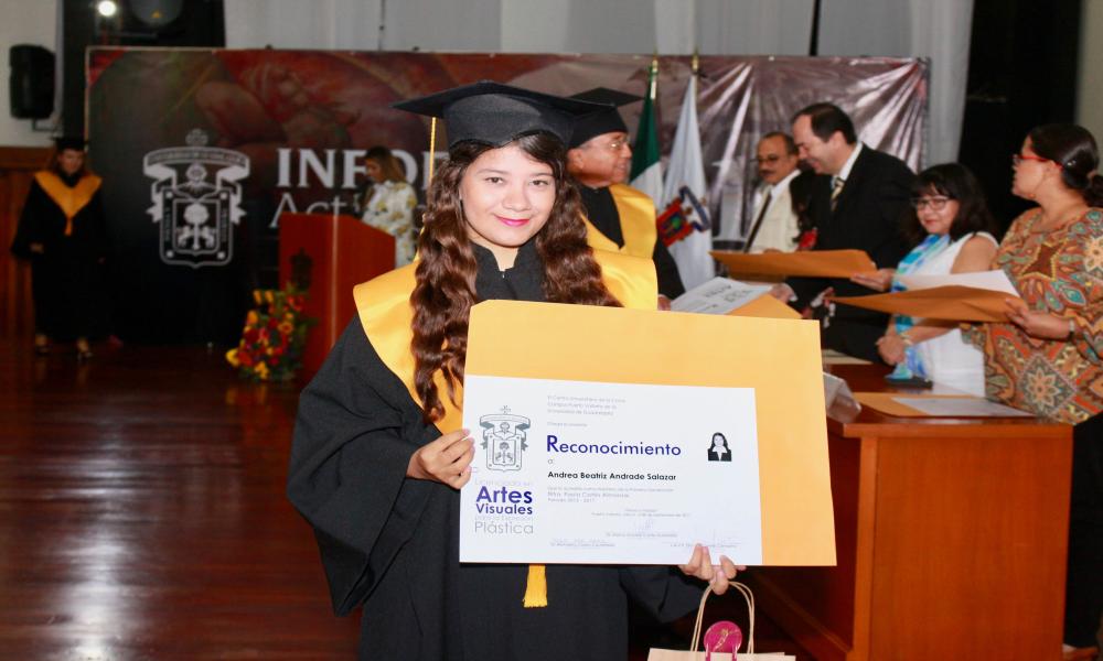 Egresa la primera generación de Artes Visuales para la Expresión Plástica