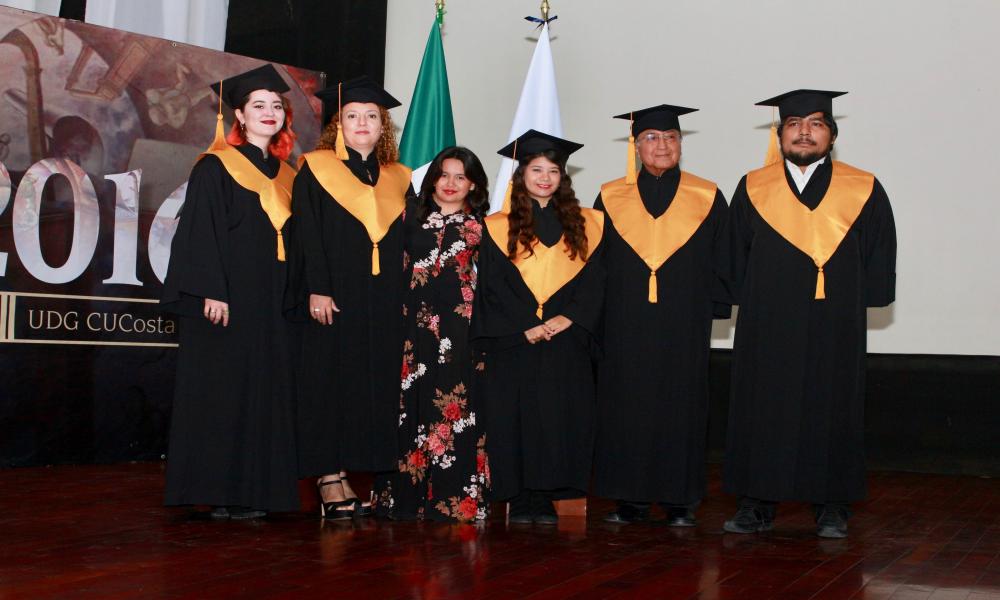 Egresa la primera generación de Artes Visuales para la Expresión Plástica