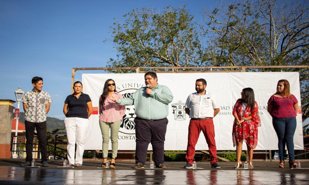 Atienden universitarios a más de mil 400 personas en El Tuito