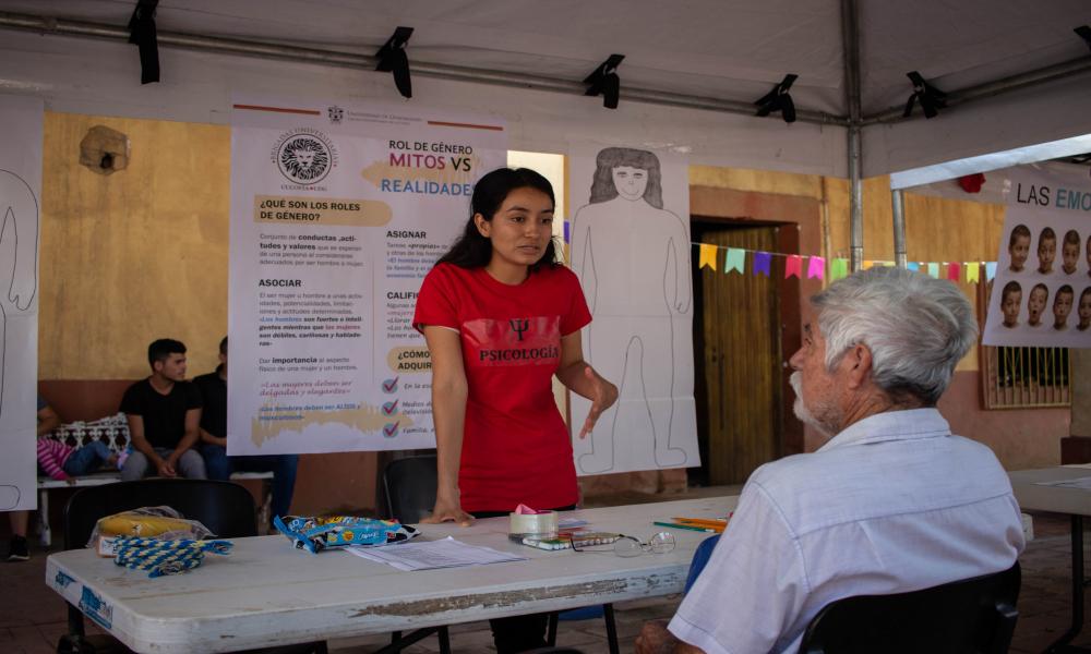 Atienden universitarios a más de mil 400 personas en El Tuito