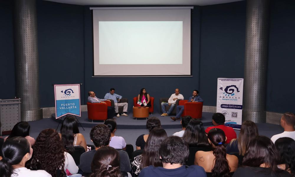 Gran interés generó la mesa redonda: “Seguros Esenciales para Jóvenes: ¿Cuáles, ¿Cuándo? y ¿Cómo Elegirlos?