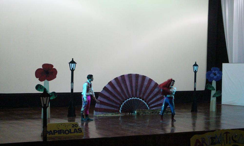 Recibe CUCosta a más de 1700 niños con Papirolas